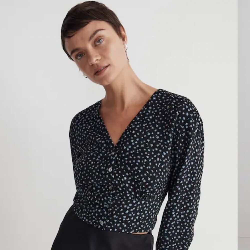 Madewell V-neck button-front shirt size Medium